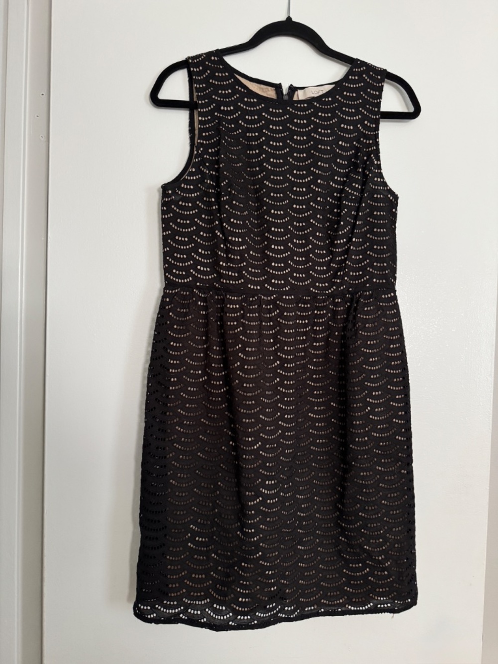 Loft Ann Taylor Black Eyelet Sleeveless Sheath Dress, Women's Size 6